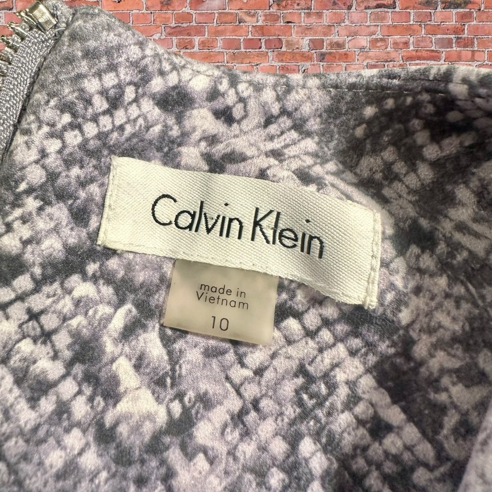 Calvin Klein Gray Python Snake Print Vegan Suede … - image 4